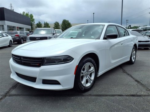 Used 2023 Dodge Charger SXT image 3