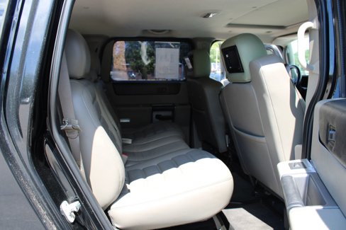 Used 2004 HUMMER H2 w/ Preferred Equipment Group image 16