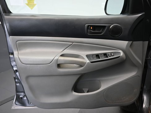 Used 2014 Toyota Tacoma PreRunner image 9