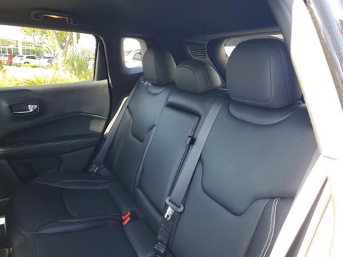 Used 2021 Jeep Compass Latitude image 32