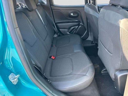 Used 2022 Jeep Renegade Altitude w/ Convenience Group image 12