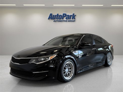 Used 2018 Kia Optima LX w/ 17" Alloy Wheels Package image 3