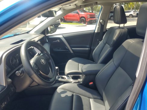 Used 2018 Toyota RAV4 Limited image 17