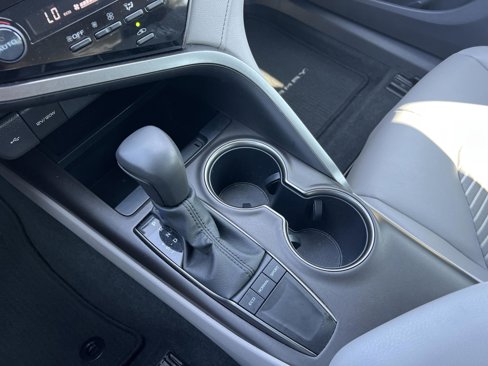 Used 2023 Toyota Camry SE image 19
