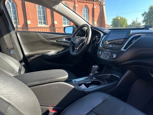 Used 2020 Chevrolet Malibu LT w/ Leather Package image 24