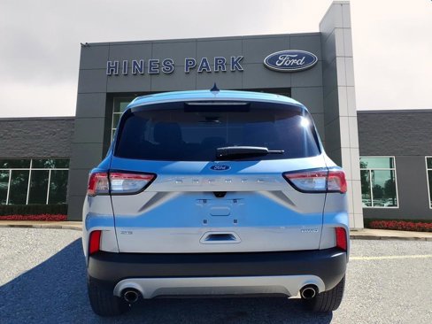 Used 2022 Ford Escape SE w/ Cold Weather Package image 6