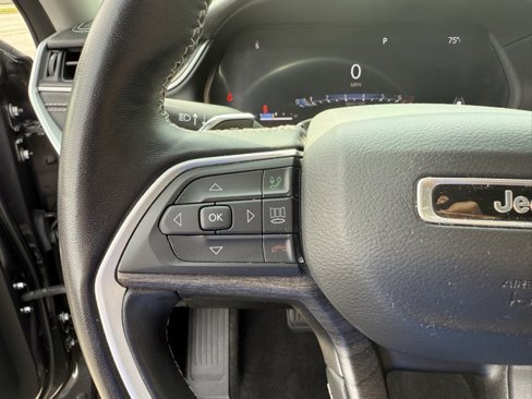 Used 2022 Jeep Grand Cherokee L Limited image 27