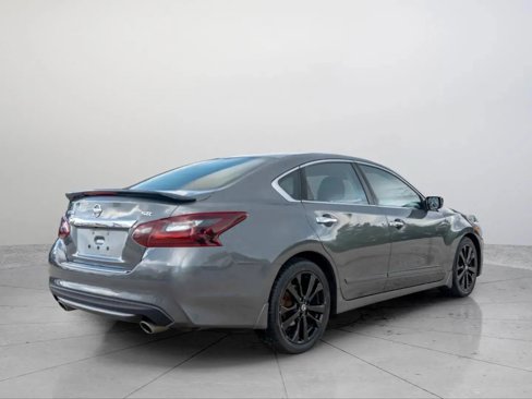 Used 2017 Nissan Altima 2.5 SR w/ Midnight Edition Package image 7