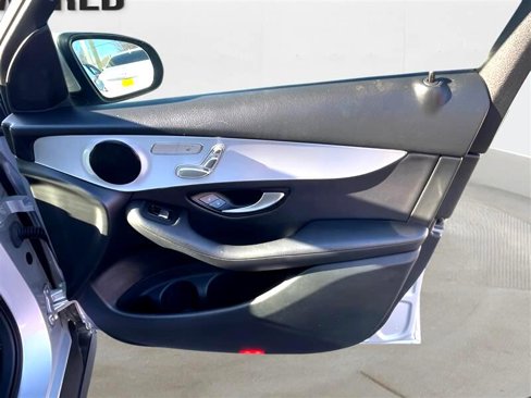 Used 2019 Mercedes-Benz GLC 300 image 27
