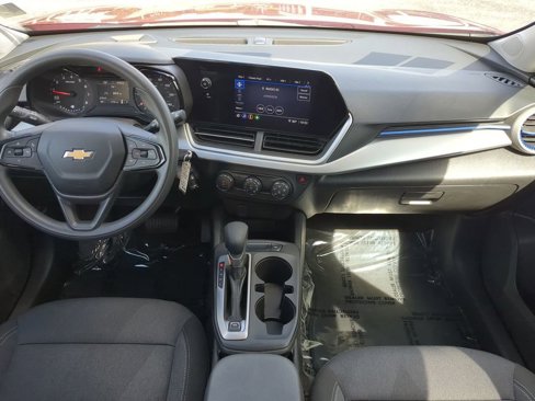 Used 2025 Chevrolet Trax LS image 14