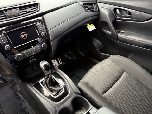 Used 2020 Nissan Rogue S image 14