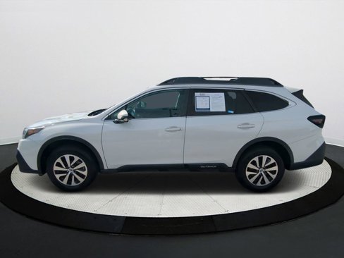 Used 2022 Subaru Outback Premium image 7