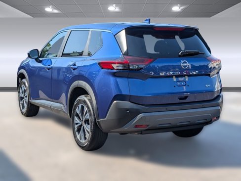 Used 2023 Nissan Rogue SV image 3
