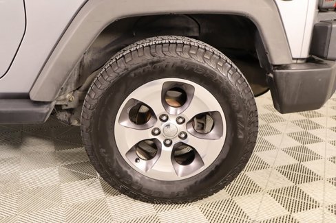 Used 2016 Jeep Wrangler Sahara image 16