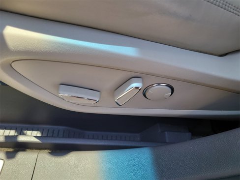 Used 2016 Lincoln MKX Reserve w/ Cargo Utility Package image 17