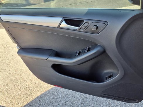 Used 2015 Volkswagen Jetta SE image 19