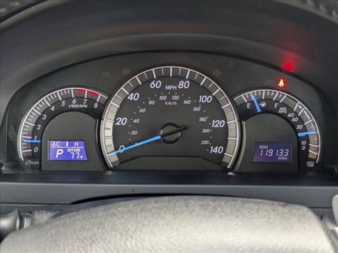 Used 2014 Toyota Camry SE image 10