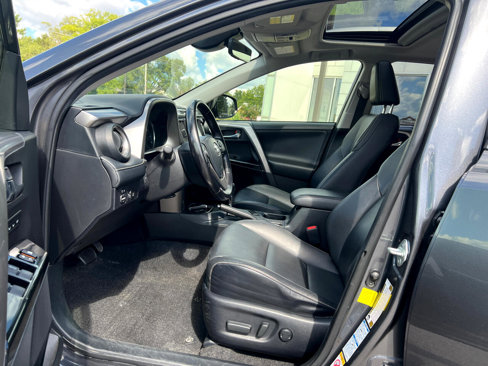 Used 2016 Toyota RAV4 Limited image 14