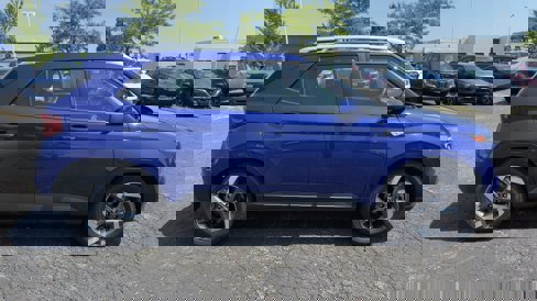 Used 2023 Hyundai Venue SEL w/ Cargo Package image 2