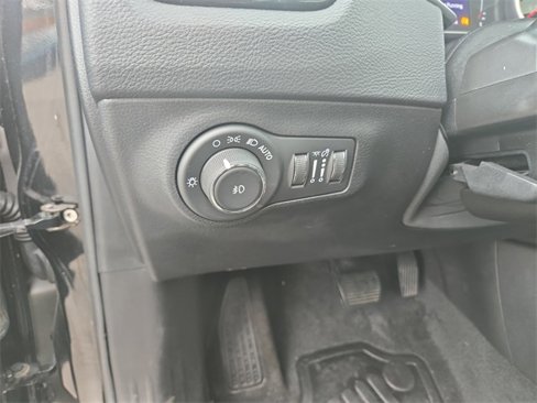 Used 2019 Jeep Compass Altitude image 12