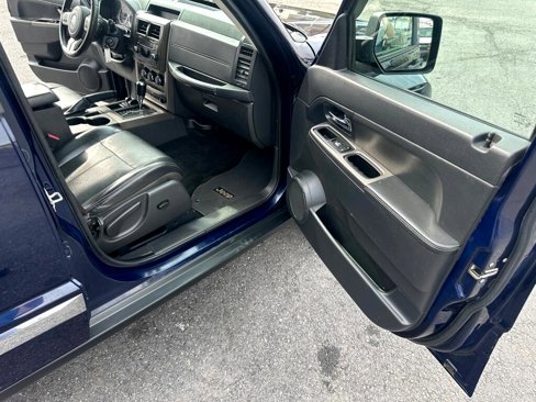 Used 2012 Jeep Liberty Limited Jet image 30