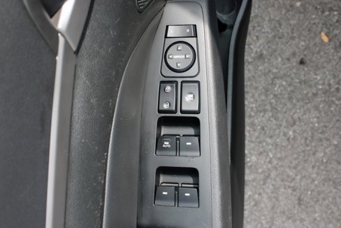 Used 2017 Hyundai Elantra Limited image 11