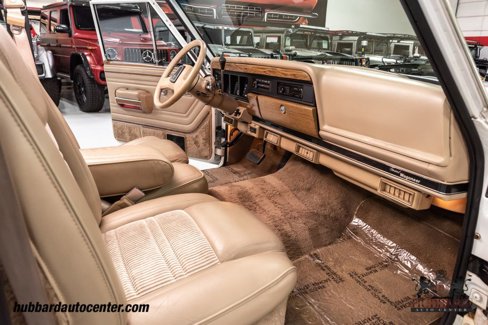 Used 1991 Jeep Grand Wagoneer image 24