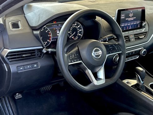 Used 2022 Nissan Altima 2.5 SV image 9