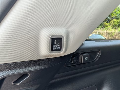 Used 2022 Jeep Grand Cherokee Limited 4xe image 8