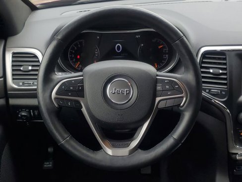 Used 2018 Jeep Grand Cherokee Laredo image 30
