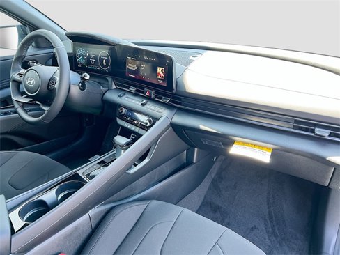 New 2025 Hyundai Elantra SEL image 26