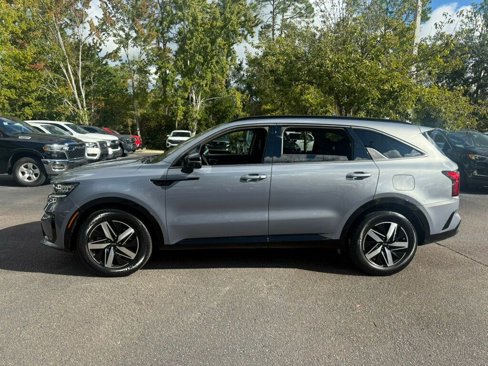 Used 2021 Kia Sorento S image 2