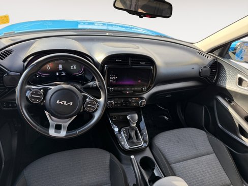 Used 2023 Kia Soul EX image 15