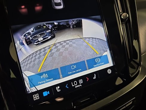 Certified 2025 Volvo S60 B5 Core image 25