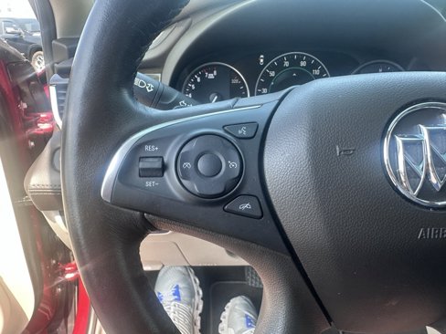 Used 2019 Buick LaCrosse Essence image 7