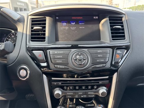 Certified 2018 Nissan Pathfinder S image 17