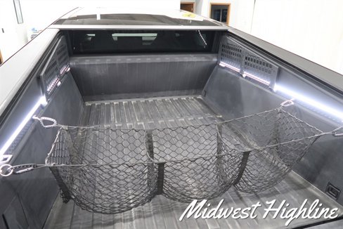 Used 2025 Tesla Cybertruck AWD Crew Cab image 19