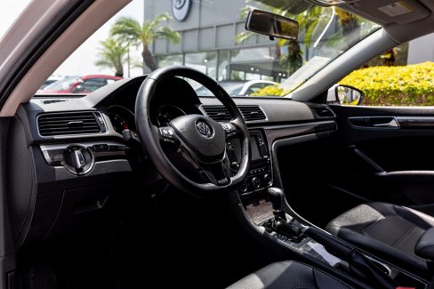 Used 2017 Volkswagen Passat 1.8T SE image 28