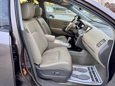 Used 2009 Nissan Murano SL w/ Technology Pkg image 12