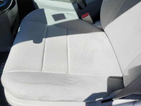 Used 2013 Dodge Grand Caravan SE image 26