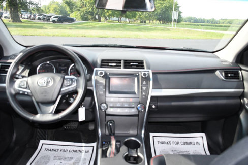 Used 2016 Toyota Camry SE image 25