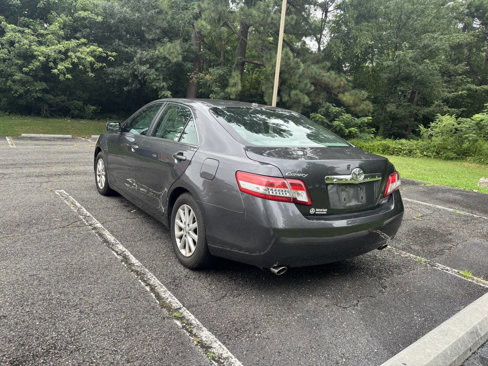 Used 2011 Toyota Camry XLE image 8