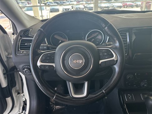 Used 2020 Jeep Compass Latitude image 28