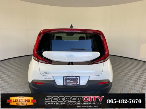 Used 2022 Kia Soul LX w/ Technology Package image 6