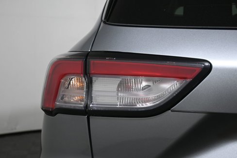 Used 2022 Ford Escape SE w/ Cold Weather Package image 12
