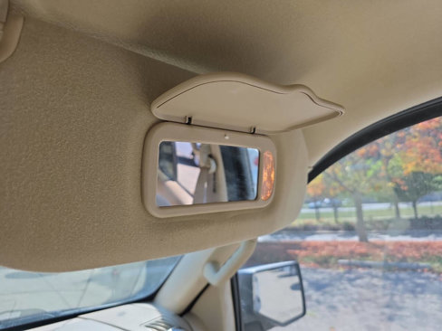 Used 2006 Ford Explorer XLT image 26
