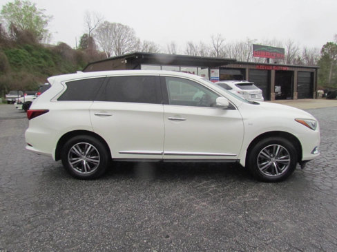 Used 2017 INFINITI QX60 Luxe image 8