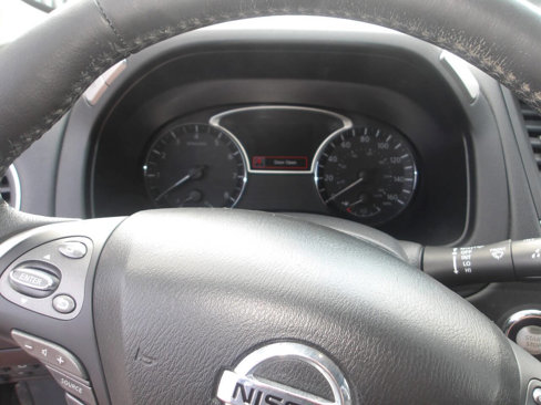 Used 2018 Nissan Pathfinder SL image 14