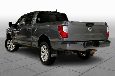 Used 2016 Nissan Titan SV image 11