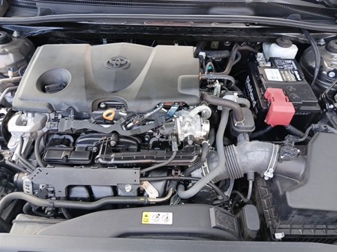 Used 2022 Toyota Camry LE image 10